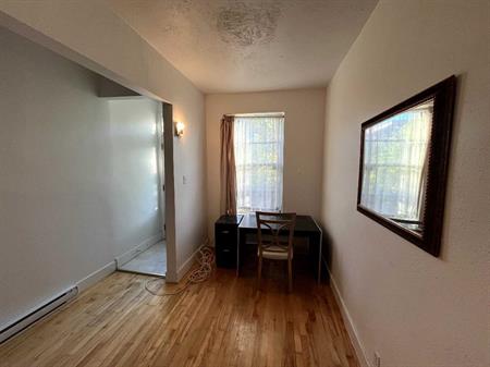 Grand 3 ½ situé au 2ème étage d’un plex dans le quartier prisé de Verdun, à Montréal