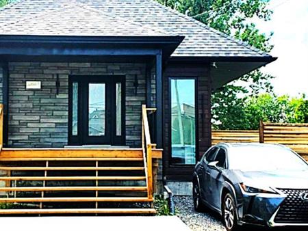 Maison TOUT COMPRIS vue sur le Richelieu + Très Grand 2260 PC SEPTEMBRE 50 ans et plus a St Mathias ( près de Chambly et St H