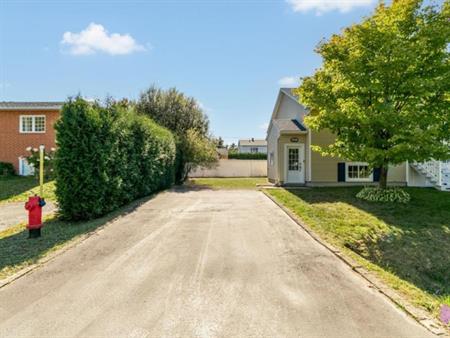 🏡 Appartement 3 ½ à louer – 1300 $/mois -Terrebonne (secteur La Plaine)