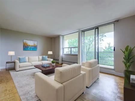 Centennial Towers | 155 Navy Street, Oakville