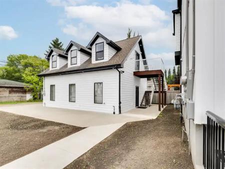 FULLY FURNISHED, UTILITIES INCLUDED NEWLY BUILT GARDEN SUITE FOR RENT | 9747 157 Street Northwest, Edmonton