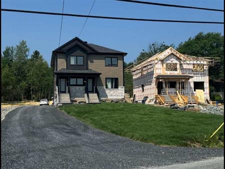 41/2 Duplex- avec vue sur le lac Magog