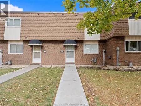 5442 LASSALINE | 5442 LASSALINE, Windsor