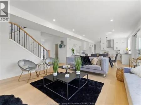 2548 MAYFAIR AVENUE South | 2548 MAYFAIR AVENUE South, LaSalle