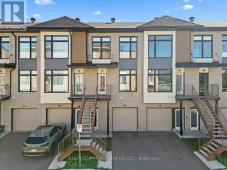 306 FOLIAGE PRIVATE | 306 FOLIAGE PRIVATE, Ottawa