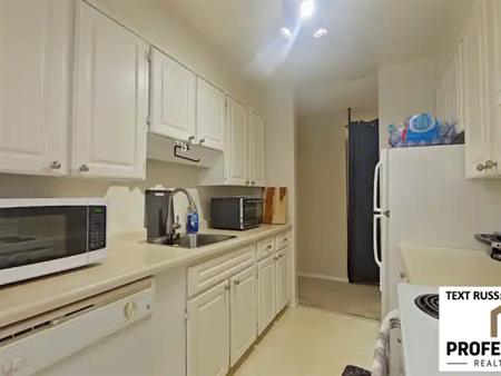 1 Bed + Den / 1 Bath Apartment in SW Edmonton (Close to LRT) | 11455 41 Avenue Northwest, Edmonton