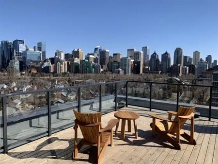Best location, amazing roof terrace - All utilities included | 327 9A Street Northwest, Calgary