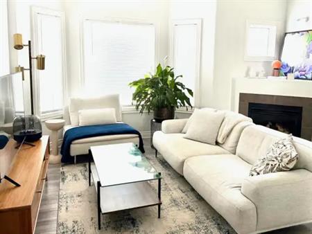 Bright 2-Bed Townhouse | Loft, Balcony & Parking | Lower Mount Royal | 10 - 1720 11 Street Southwest, Calgary