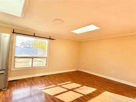 60 Mulock Ave, Toronto, Ontario M6N 3C4 | 60 Mulock Avenue, Toronto