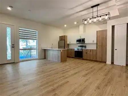 CHECK OUT MOVE-IN INCENTIVE BELOW>>>>>>The CITY and RIVER VIEWS CANNOT BE BEAT | 10043 89 Avenue Northwest, Edmonton