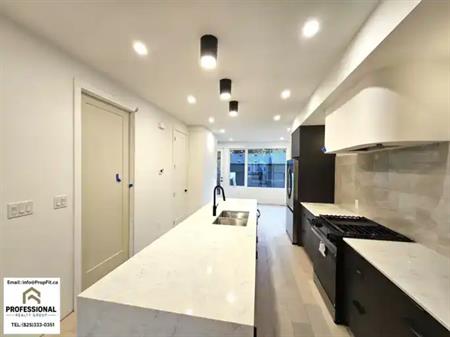 Bright & Contemporary 3-Bed Main Floor Unit – Move-In Ready! | 10961 74 Avenue Northwest, Edmonton