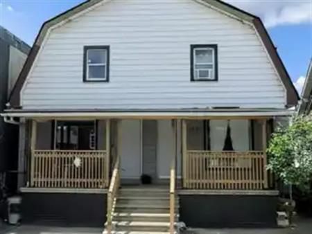 2181 HOWARD AVENUE | 2181 HOWARD AVENUE, Windsor