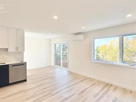 694B Crystal St, Ottawa, Ontario K1K 2G2 | 694B Crystal Street, Ottawa