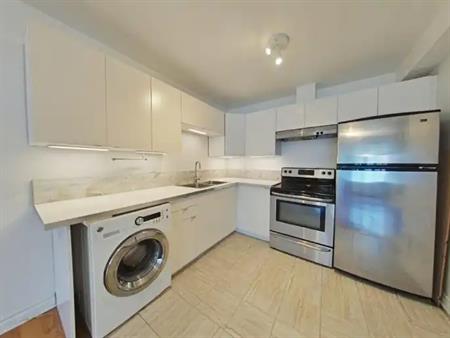 998 Queen Street East | 998 Queen Street East, Toronto