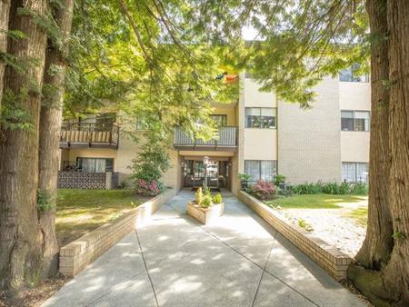 Mark Elle | 1030 West 14th Ave, Vancouver