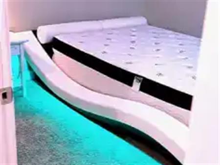 A private bedroom basement is available in a beautiful 5BR/4BA luxury house. | 175 Cossar Avenue, Penticton