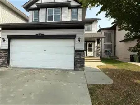 Beautiful 3 Bedroom house with Large fenced yard | 615 Tamarack Road Northwest, Edmonton