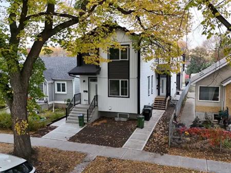 Brand-New 3-Bedroom Duplex | Pet Friendly | Central Edmonton Luxury | 11642 90 Street Northwest, Edmonton