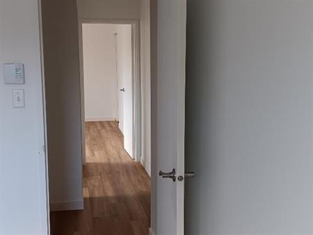 41/2, 51/2 Québec**Charlesbourg**Ascenseur**Béton**Rénové**Non fumeur**Libre décembre et janvier** à partir de 1095$/mois