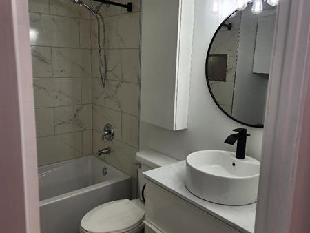 4 1/2 entièrement rénové - Cession bail 15 novembre