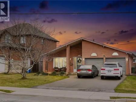 215 DEWITT Road | 215 DEWITT Road, Stoney Creek