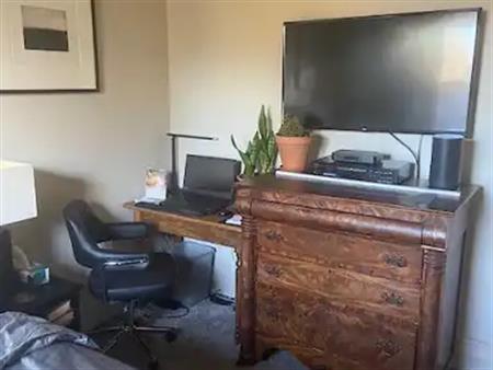 Bedroom for Rent - Capital Hill NW | 1829 21 Avenue Northwest, Calgary