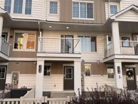 Beautiful 3-Bedroom Home for Rent in Desrochers, Edmonton | 834 Daniels Way Southwest, Edmonton