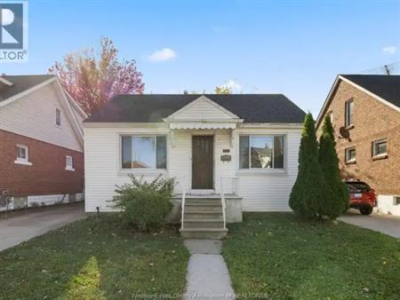 1851 HICKORY | 1851 HICKORY, Windsor