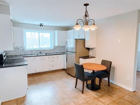 4 ½ St-Rédempteur (Internet et thermopompe inclus)