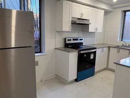 Newly Renovated Two Bedroom Apartment for Rent!