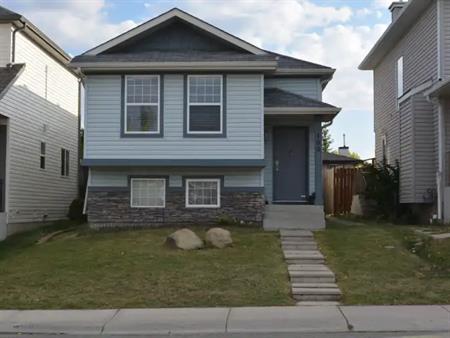 Evergreen Home for Rent | 100 Everridge Way Southwest, Calgary