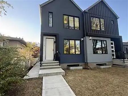 Executive House | 10626 81 Street Northwest, Edmonton