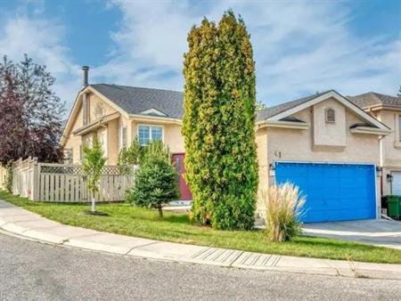 41 Millbank | 41 Millbank Bay Southwest, Calgary