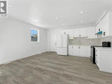 407 HALL Unit# A | 407 HALL Unit# A, Windsor