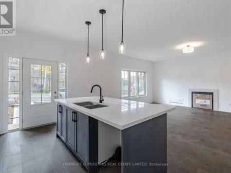 8 SANTA BARBRA LANE | 8 SANTA BARBRA LANE, Halton Hills