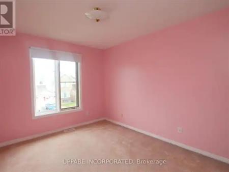 6075 PINEGLADE CRESCENT | 6075 PINEGLADE CRESCENT, Ottawa