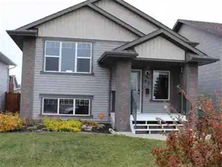 42 Cedar Square, Blackfalds - PET FRIENDLY | 42 Cedar Square, Blackfalds