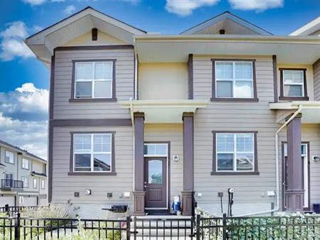 2 Bed - 3 Bath Townhome in NW, Calgary | Calgary