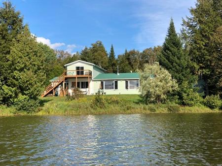 Maison sur le bord de l'eau à louer région de Mont-Laurier