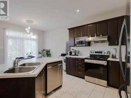 190 KEYROCK DRIVE | 190 KEYROCK DRIVE, Ottawa