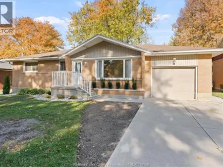 98 COMMISSIONER DRIVE | 98 COMMISSIONER DRIVE, Kingsville