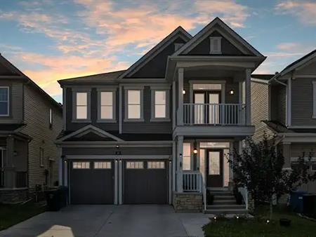 Cozy 4 bedroom with 2 master bedrooms | Calgary