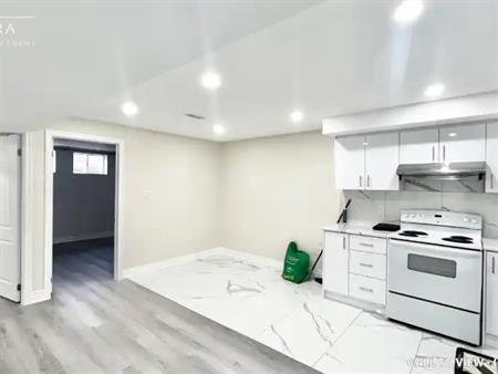 2-179 Sutherland Ave, Bradford West Gwillimbury, Ontario L3Z 4H6 | 179 Sutherland Avenue, Bradford West Gwillimbury