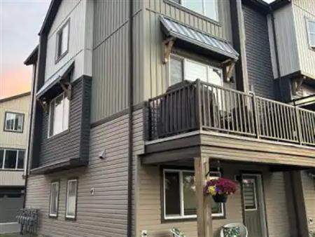 End Unit Townhouse, 3 Bedrm, 3 Bathrm, plus Den & Double Gar, Wetlands Facing | 123 - 16903 68 Street Northwest, Edmonton