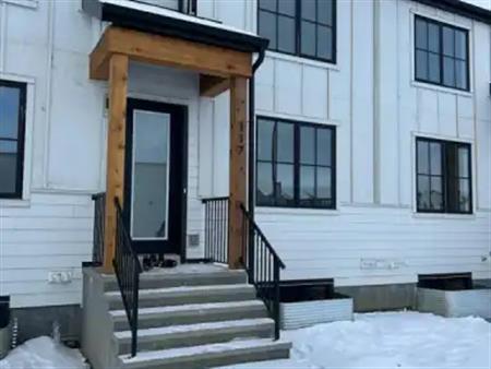 Cozy 3beds/2.5 washroom townhome with AC/Garage | 117 - 117 Heirloom Way Southeast, Calgary