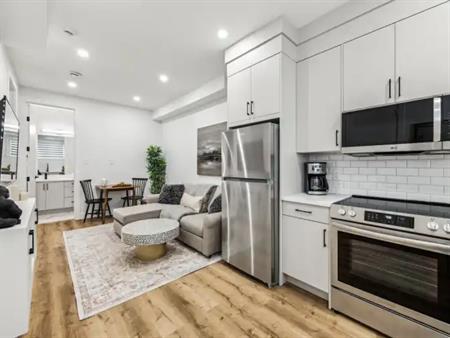 Move-In Ready | Furnished Executive Suite w/ Full Kitchen + Laundry | 4303 Richmond Road Southwest, Calgary