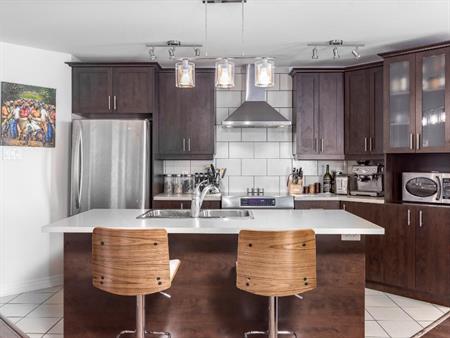 BROSSARD SECTEUR DIX30 CONDO 5 1/2+GARAGE+PISCINE