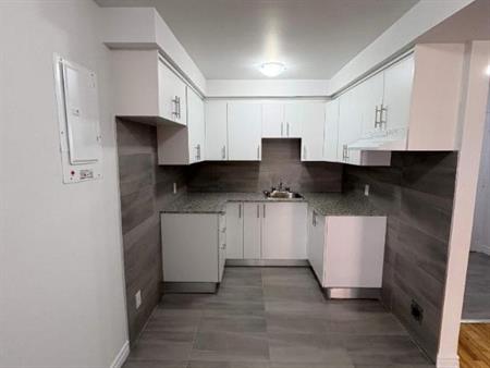 1 CH - 1 SDB - Laval - $1,100 /mo
