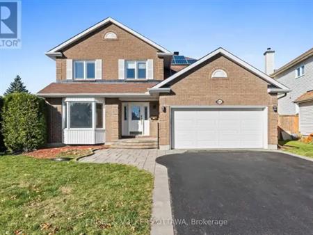 841 MONTCREST DRIVE | 841 MONTCREST DRIVE, Ottawa