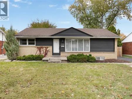 3300 MARK | 3300 MARK, Windsor